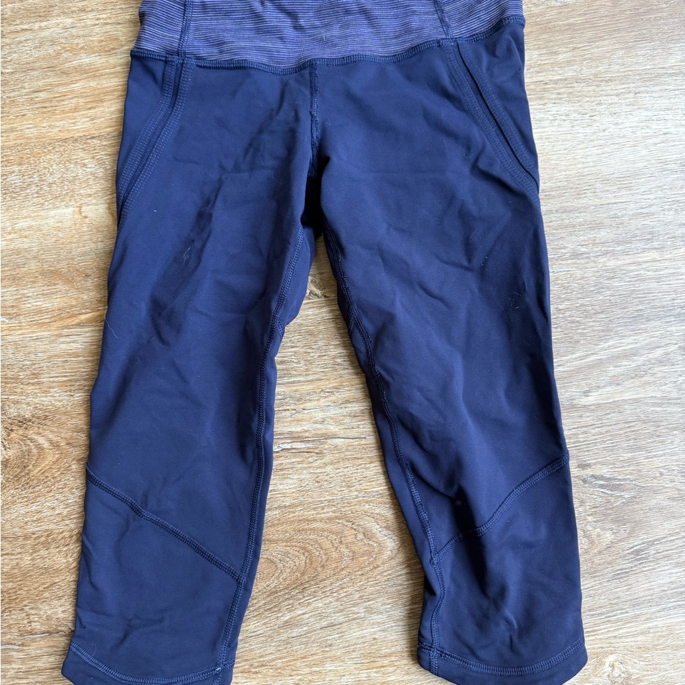 Lululemon Womens 2 Purple Capri Leggings Joggers